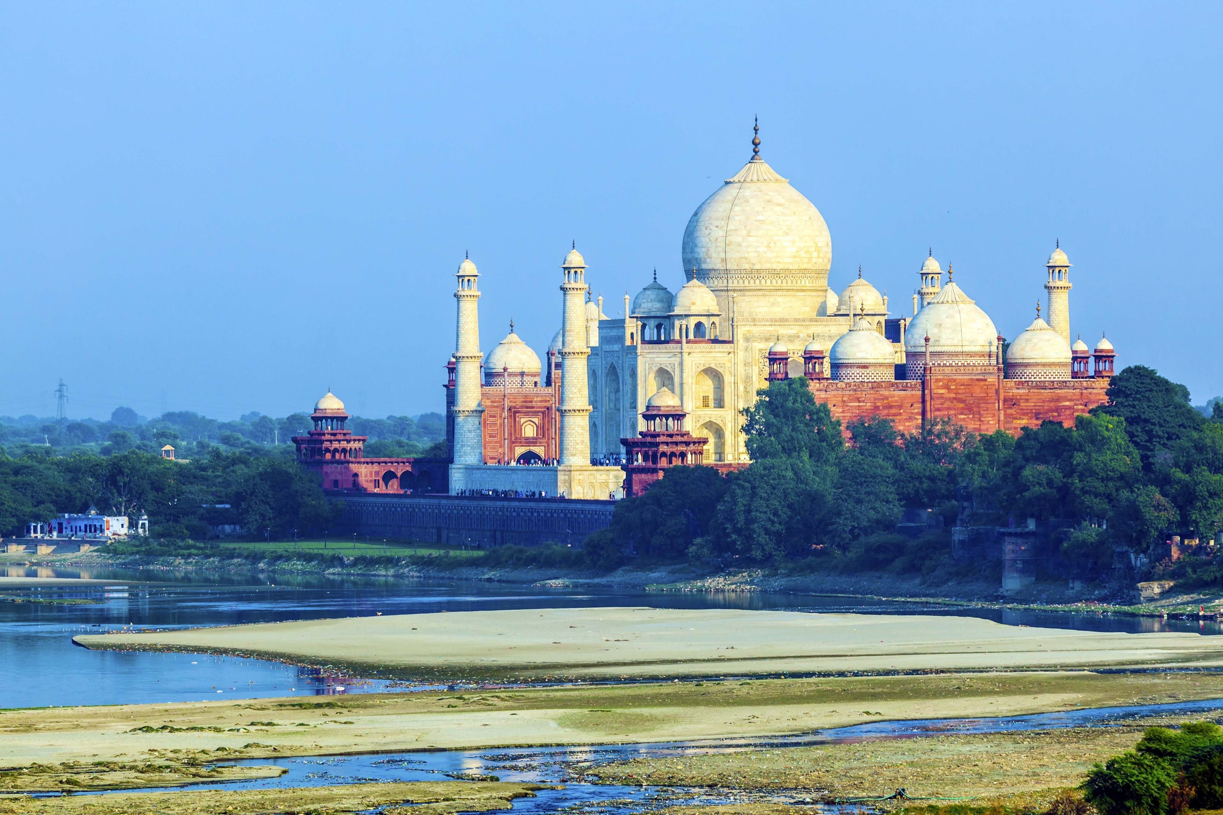 INDIA-TAJ-MAHAL-118356775-e1427193449686