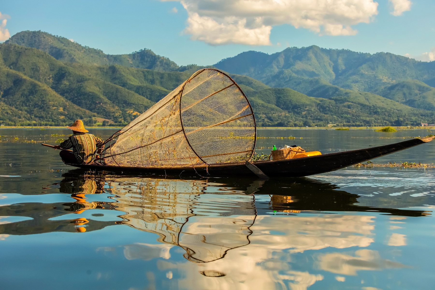 LAGO-INLE-168825236